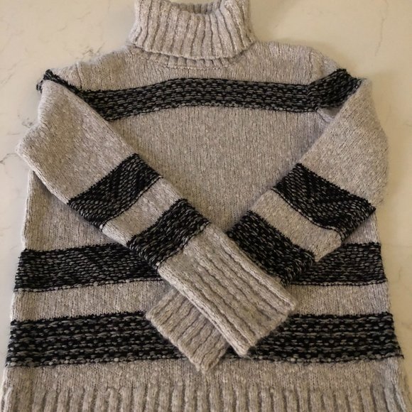 Universal Thread Long and Warm Turtleneck Sweater - Picture 3 of 5